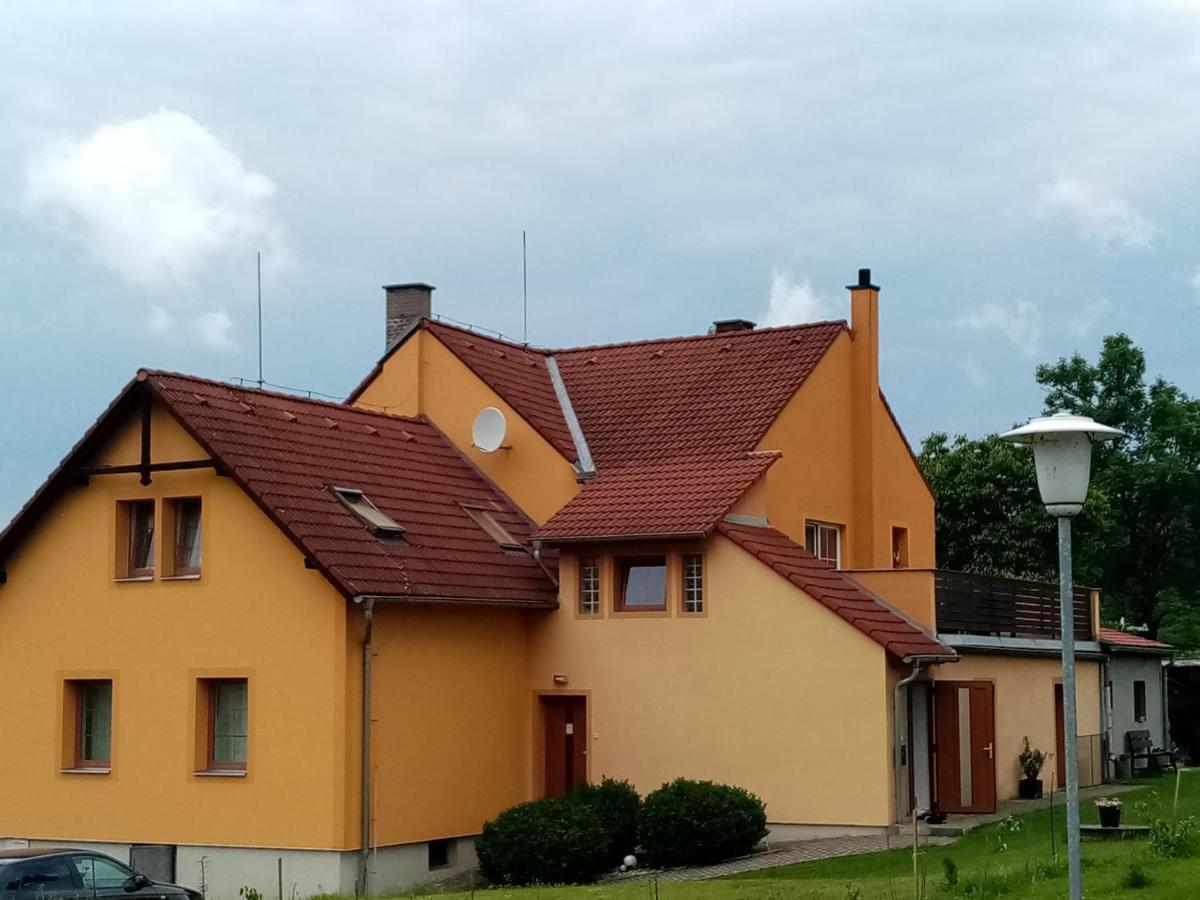 Mija Apartman S Vinnym Sklipkem, Zahradou A Grilem Kájov Dış mekan fotoğraf